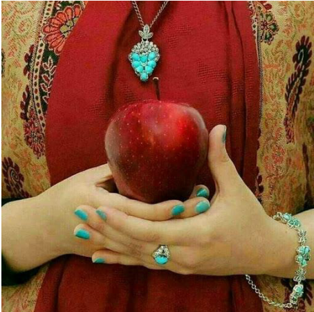 دانلود رمان پای درخت سیب